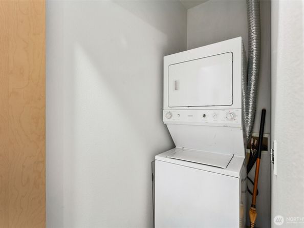 812 5th Avenue N 105, Seattle WA 98109