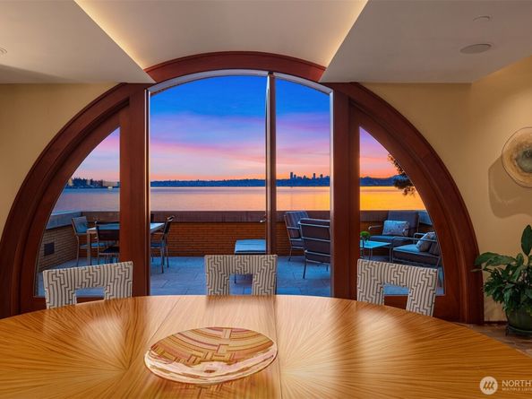 415 Shoreland Drive SE, Bellevue WA 98004