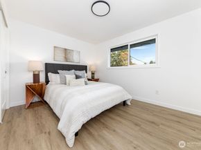 1103 Vashon Court NE, Renton WA 98059
