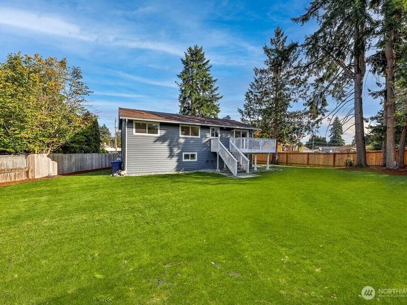 1103 Vashon Court NE, Renton WA 98059
