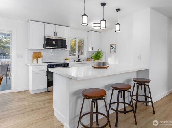 1103 Vashon Court NE, Renton WA 98059
