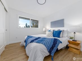 1103 Vashon Court NE, Renton WA 98059