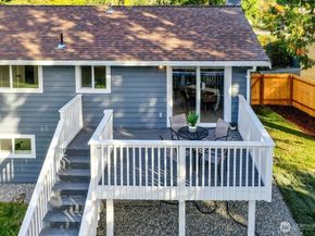 1103 Vashon Court NE, Renton WA 98059