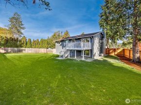 1103 Vashon Court NE, Renton WA 98059