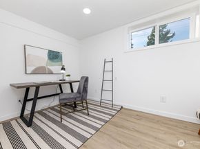 1103 Vashon Court NE, Renton WA 98059