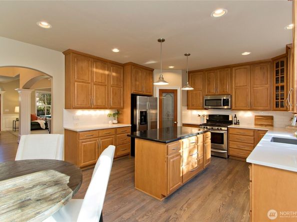 24907 SE 21st Place, Sammamish WA 98075