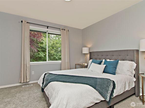 24907 SE 21st Place, Sammamish WA 98075