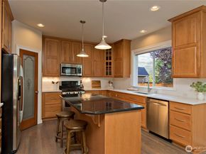 24907 SE 21st Place, Sammamish WA 98075
