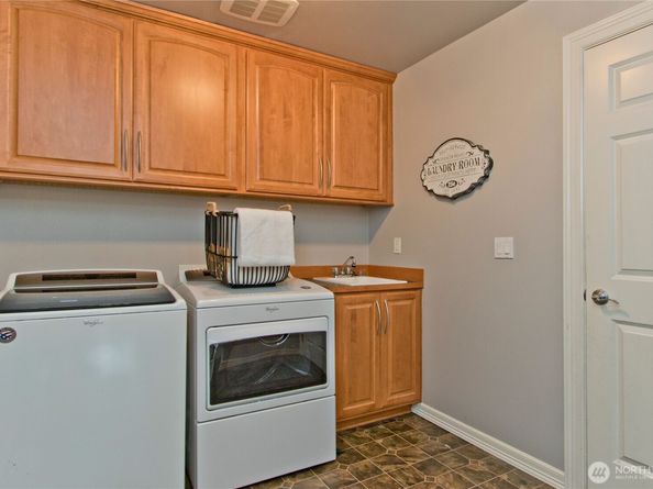 24907 SE 21st Place, Sammamish WA 98075