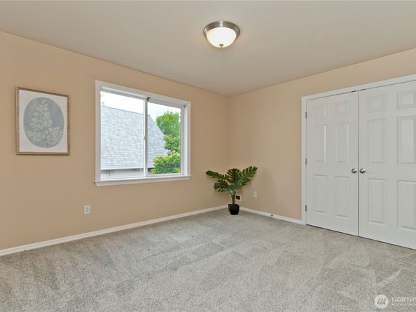 24907 SE 21st Place, Sammamish WA 98075