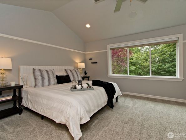 24907 SE 21st Place, Sammamish WA 98075