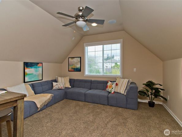 24907 SE 21st Place, Sammamish WA 98075