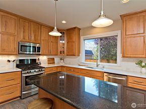 24907 SE 21st Place, Sammamish WA 98075