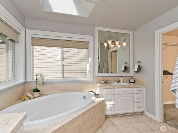 24907 SE 21st Place, Sammamish WA 98075