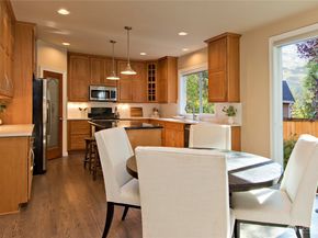 24907 SE 21st Place, Sammamish WA 98075