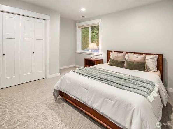 9934 NE 162nd Street, Bothell WA 98011