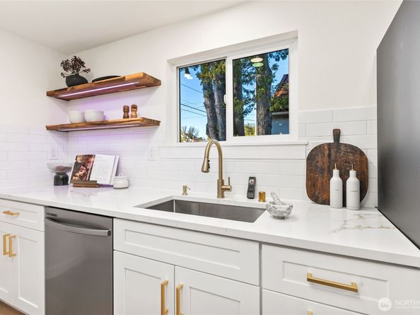 7310 SW 35th Avenue, Seattle WA 98126