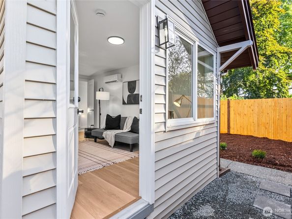 7310 SW 35th Avenue, Seattle WA 98126