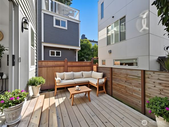 1213 N 43rd Street, Seattle WA 98103