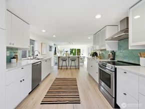 1213 N 43rd Street, Seattle WA 98103