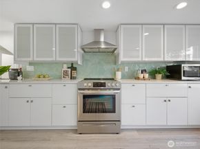 1213 N 43rd Street, Seattle WA 98103