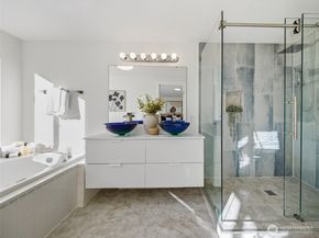 1213 N 43rd Street, Seattle WA 98103
