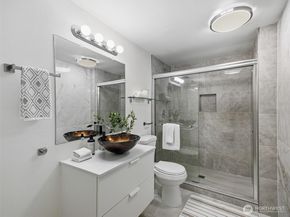 1213 N 43rd Street, Seattle WA 98103