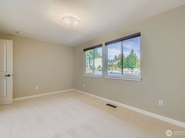 17217 NE 14th Street, Bellevue WA 98008