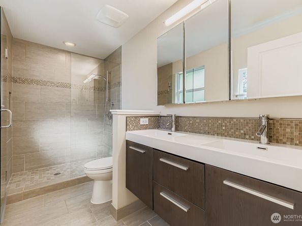 17217 NE 14th Street, Bellevue WA 98008