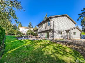 17217 NE 14th Street, Bellevue WA 98008