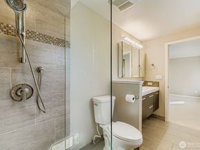 17217 NE 14th Street, Bellevue WA 98008