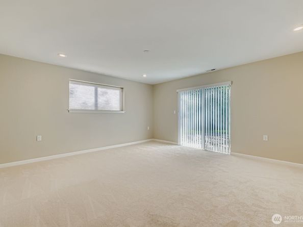 17217 NE 14th Street, Bellevue WA 98008