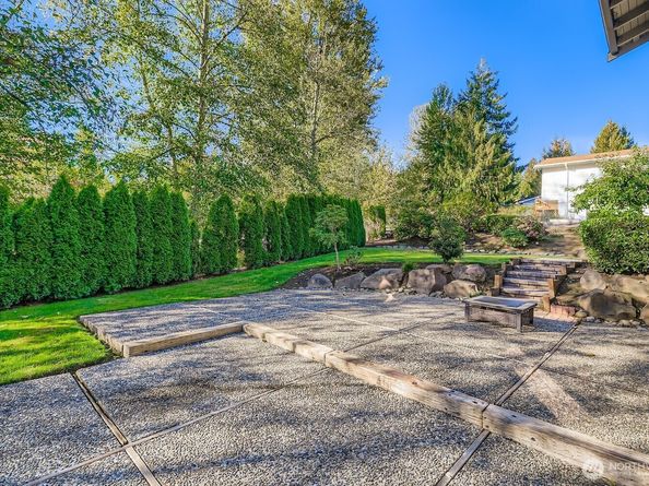 17217 NE 14th Street, Bellevue WA 98008