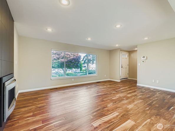 17217 NE 14th Street, Bellevue WA 98008