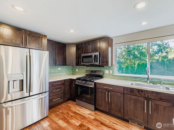 17217 NE 14th Street, Bellevue WA 98008