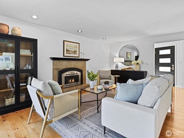 4645 116th Avenue SE, Bellevue WA 98006