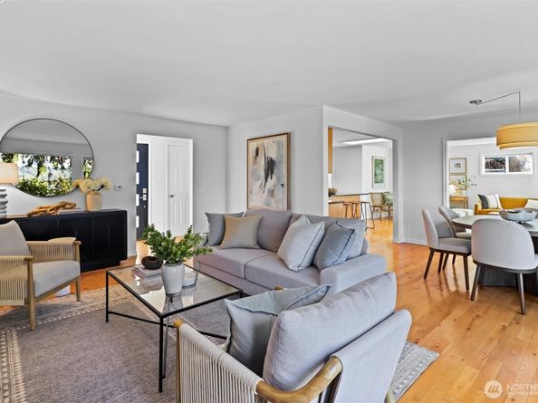 4645 116th Avenue SE, Bellevue WA 98006