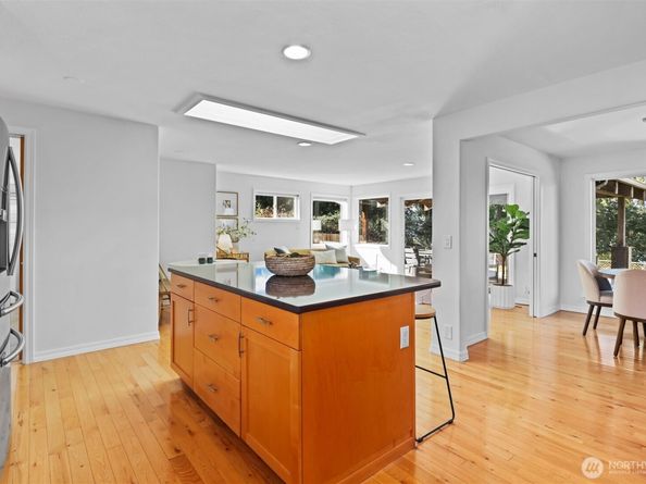 4645 116th Avenue SE, Bellevue WA 98006