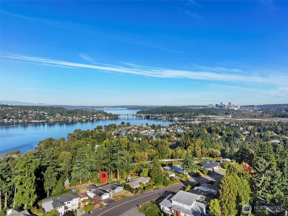 4645 116th Avenue SE, Bellevue WA 98006