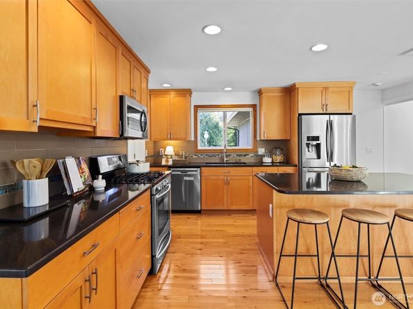 4645 116th Avenue SE, Bellevue WA 98006