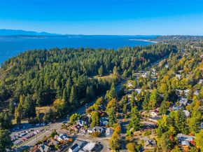 4602 SW Cloverdale Street, Seattle WA 98136