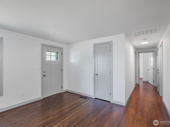 4602 SW Cloverdale Street, Seattle WA 98136
