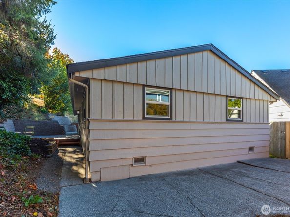 4602 SW Cloverdale Street, Seattle WA 98136
