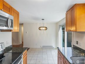 633 NW 85th Street 101, Seattle WA 98117