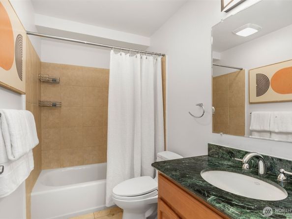 633 NW 85th Street 101, Seattle WA 98117