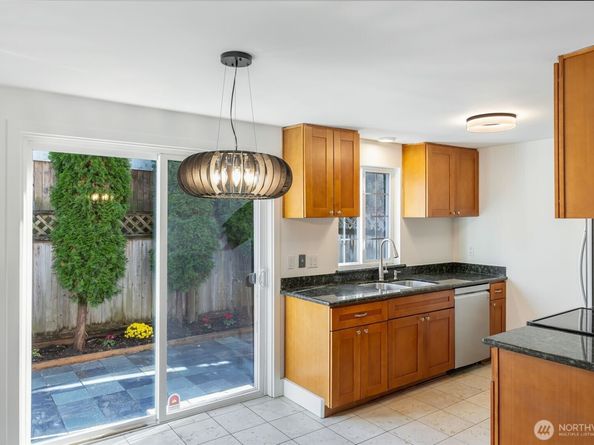 633 NW 85th Street 101, Seattle WA 98117