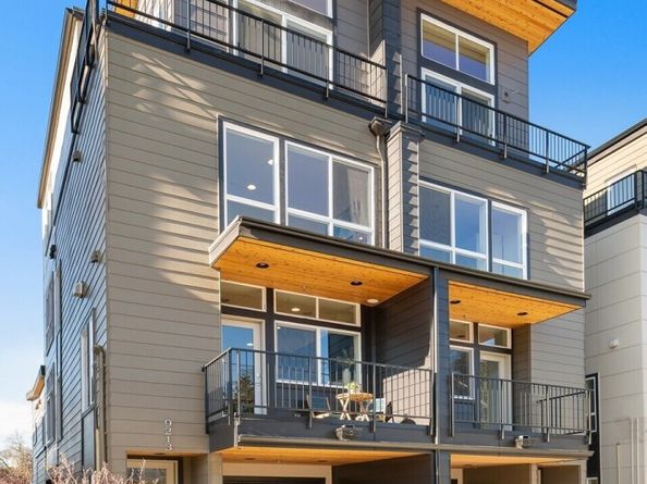 9211 D Densmore Avenue N, Seattle WA 98103