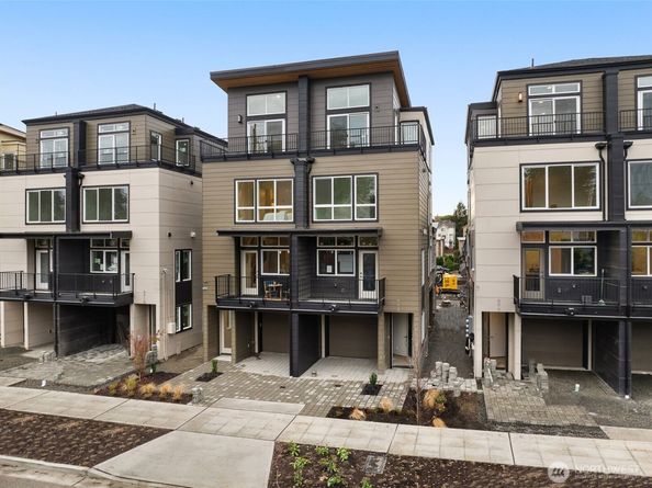 9211 D Densmore Avenue N, Seattle WA 98103
