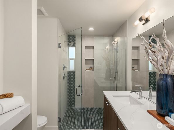 9211 D Densmore Avenue N, Seattle WA 98103