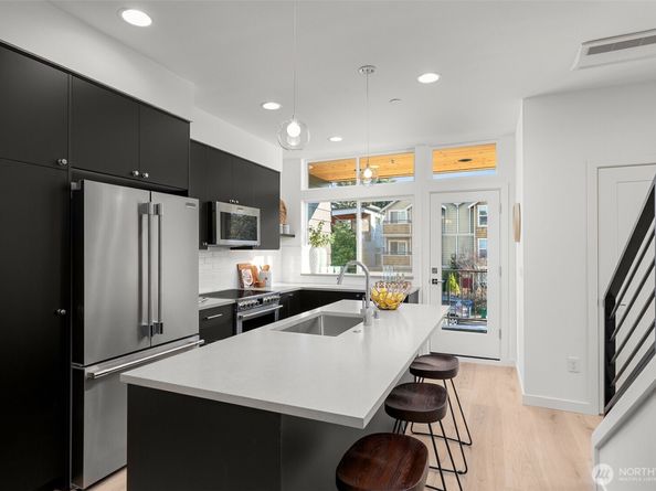 9211 D Densmore Avenue N, Seattle WA 98103